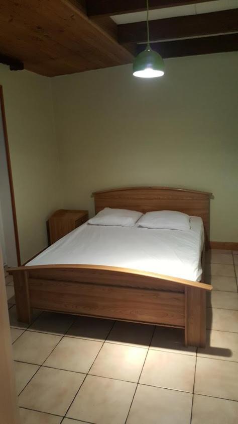 Ferienwohnung Le Repaire Du Deux Roues Saint-Sauveur  Exterior foto