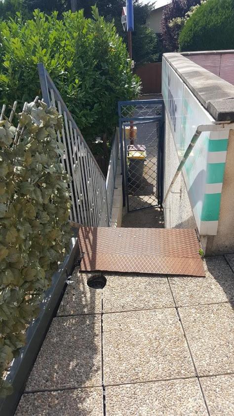 Ferienwohnung Le Repaire Du Deux Roues Saint-Sauveur  Exterior foto